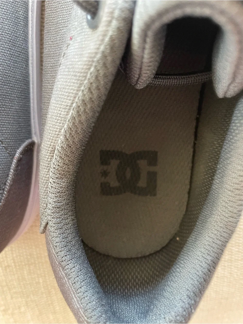DC Hyde M Gray Canvas Skate Sneakers - Picture 11 of 13